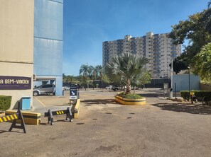 Property grounds -  Golden Dolphin Grand Hotel via Roberto Imoveis (Caldas Novas)