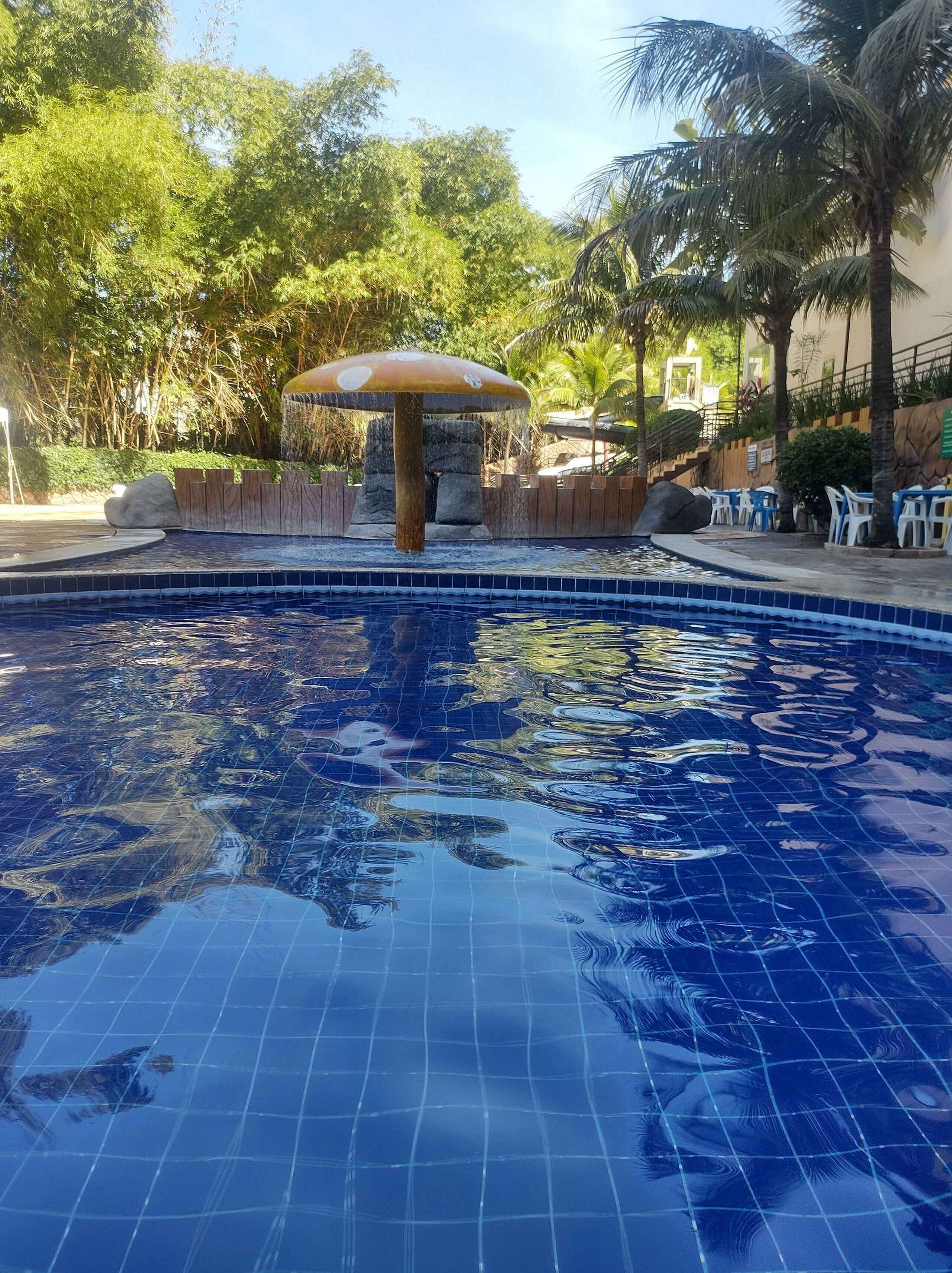 9 outdoor pools, pool umbrellas, sun loungers