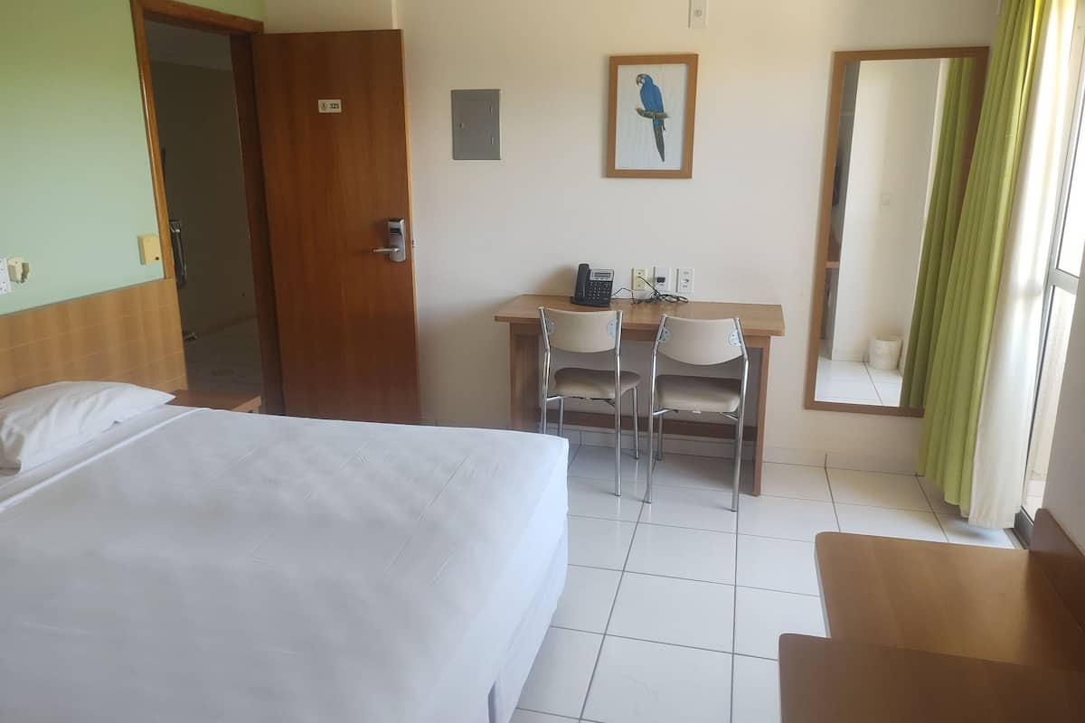 Basic Apartment | 1 bedroom, blackout curtains, free WiFi, bed sheets