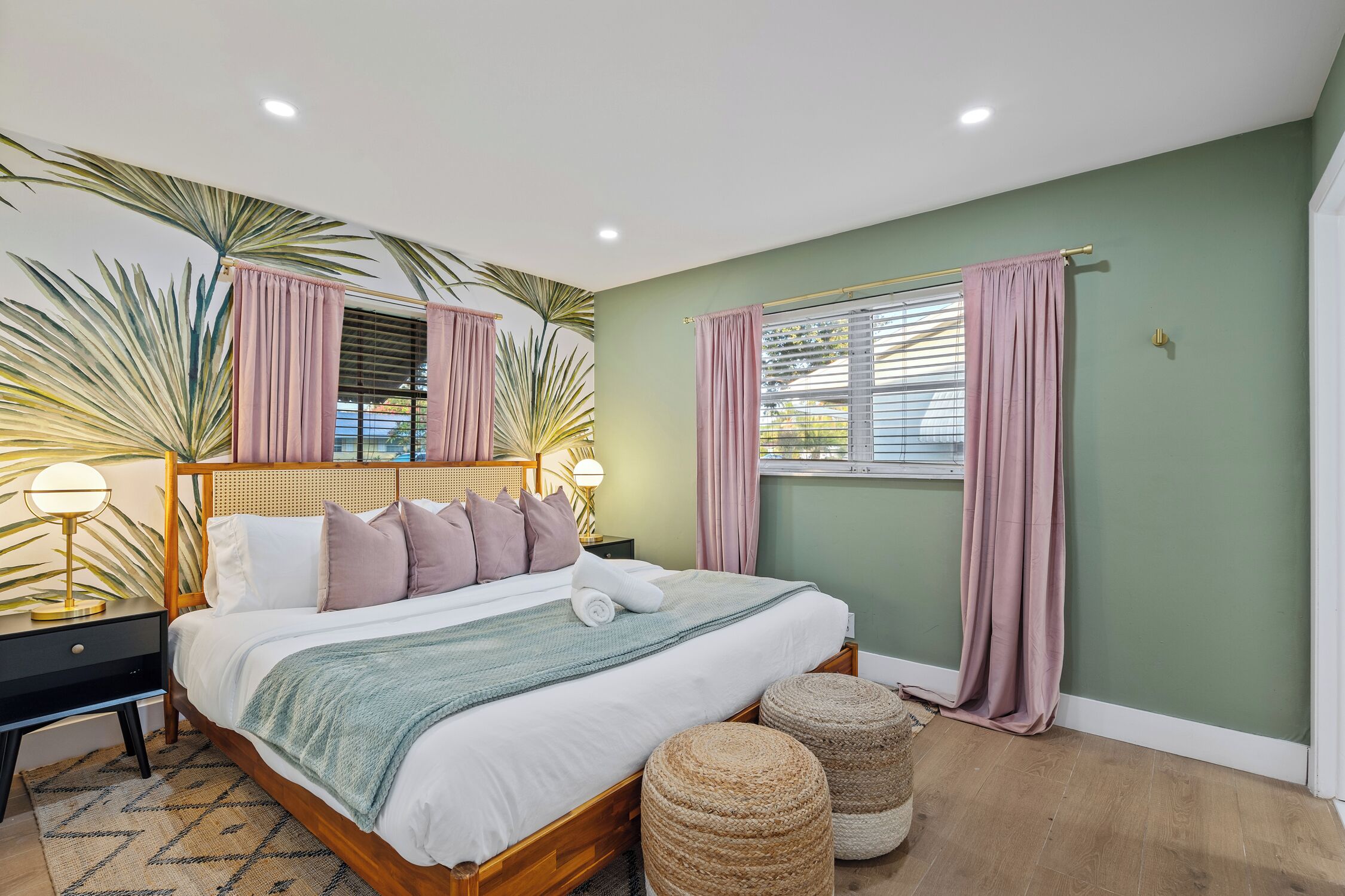 4 chambres, fer et planche à repasser, Wi-Fi, draps fournis