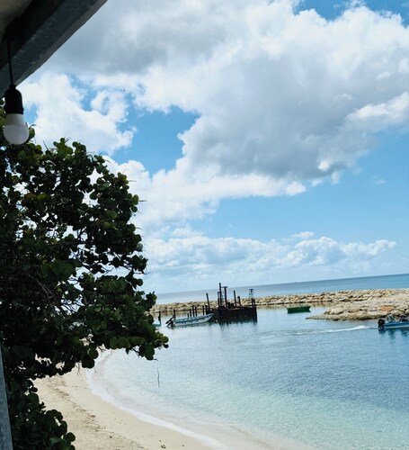 3-bedroom apartment in amazing La Romana with AC, WiFi and private pool