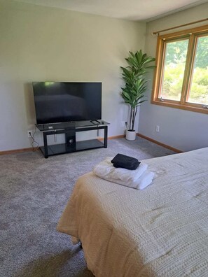 2 bedrooms, WiFi, bed sheets