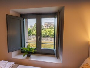 2 chambres, fer et planche à repasser, accès Internet, draps fournis