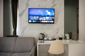 Desk, laptop workspace, soundproofing, free WiFi - ELITE ROOMS NAPOLI (Naples)