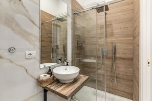 Basic Double Room | Bathroom - ELITE ROOMS NAPOLI (Naples)