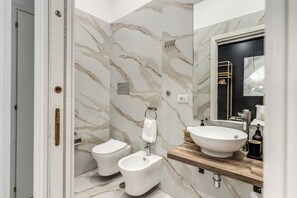 Basic Double Room | Bathroom - ELITE ROOMS NAPOLI (Naples)