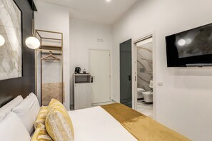 Basic Double Room | Bathroom