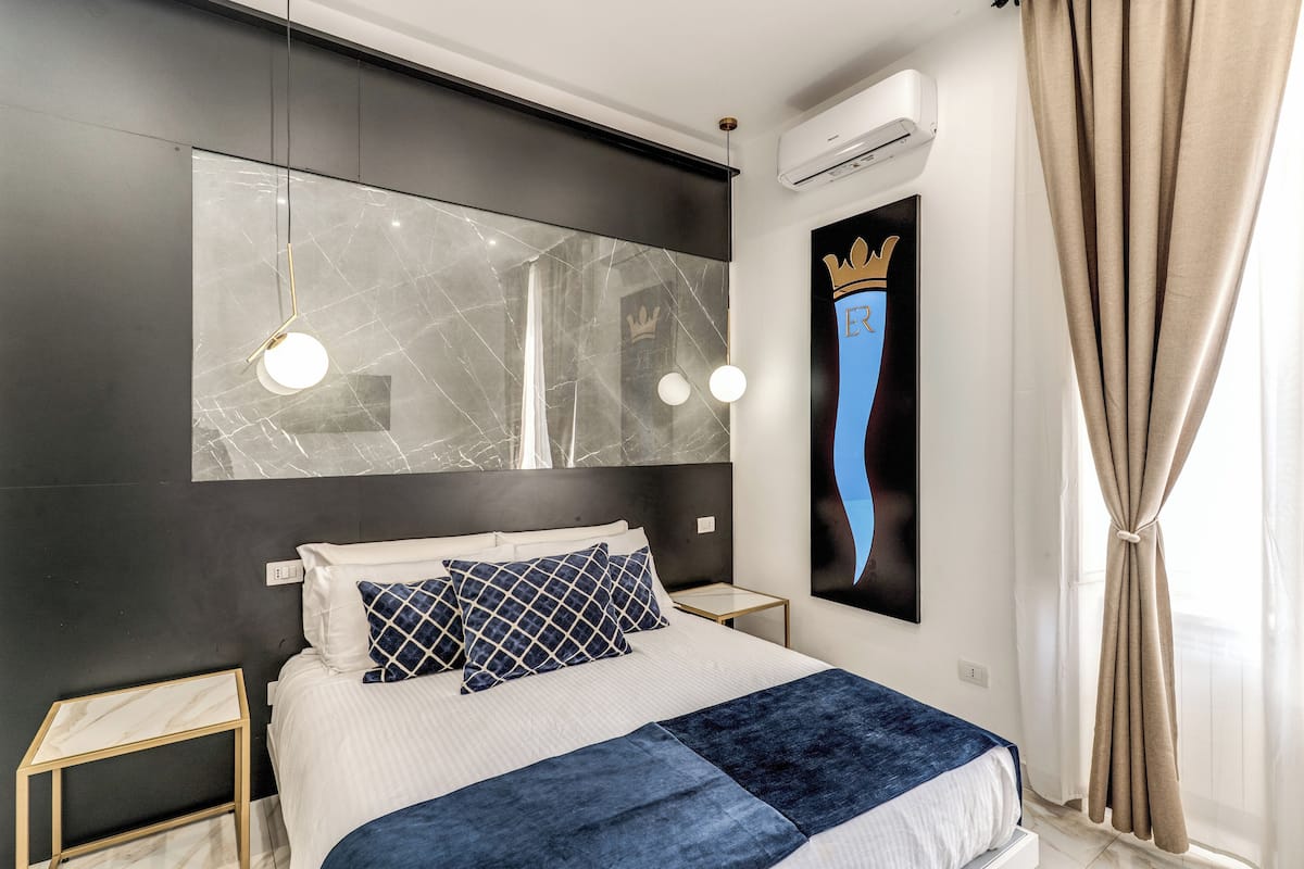 Triple Room | Desk, laptop workspace, soundproofing, free WiFi