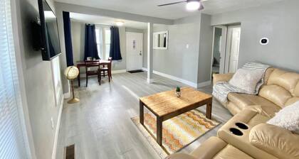 Seventeenth Street 2-bedroom 1 bath house with AC, WiFi in Herrin