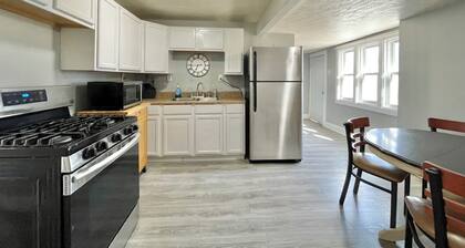Seventeenth Street 2-bedroom 1 bath house with AC, WiFi in Herrin