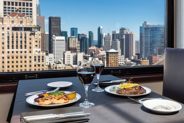 Breakfast and dinner served - Marines Memorial Club & Hotel (San Francisco)