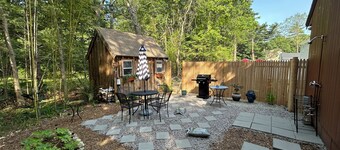 Relax & Unwind this Fall, at a very private & relaxing 1 bedroom 1 bath studio