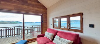 Rare petit chalet sur le lac, barque à rames, clim