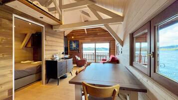 Travel cot, bed sheets