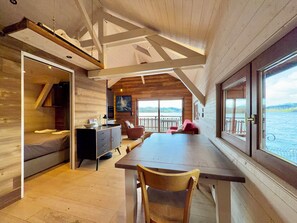 Travel cot, bed sheets