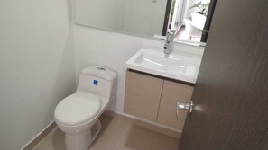 Handtücher, Seife, Toilettenpapier