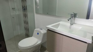 Handtücher, Seife, Toilettenpapier