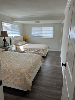 5 habitaciones, tabla de planchar con plancha, wifi y ropa de cama