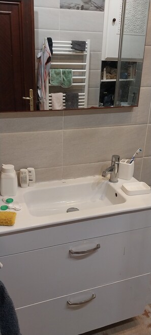 Hair dryer, towels, soap, toilet paper - Luxury apartment, secure, 105 m2, town center, 400 m from the beach (Agadir)