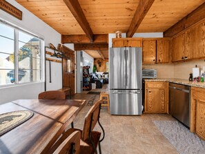 Private kitchen - Birdhouse in Moonridge (Big Bear City)