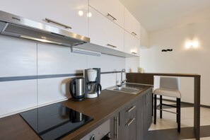 Oven, stovetop