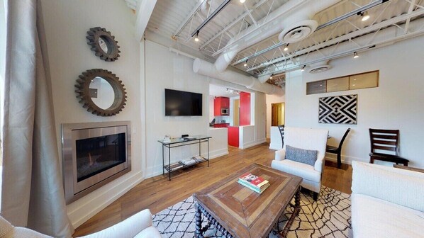 TV, fireplace