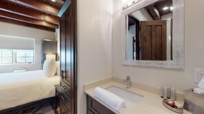 2 Schlafzimmer, Bügeleisen/Bügelbrett, Reisekinderbett, WLAN