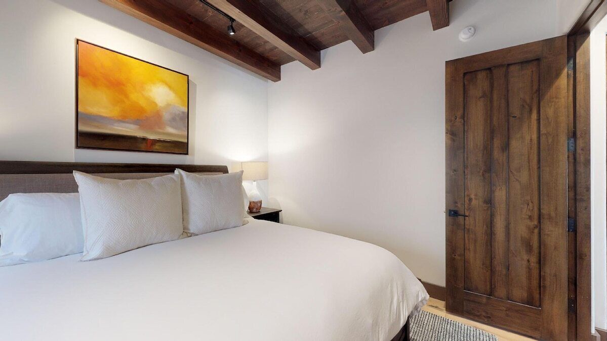 Luxury cotton sheets and duvet
