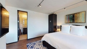 1 habitación, tabla de planchar con plancha, cuna de viaje y wifi 