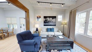 Smart TV, fireplace - Delgado B1 | Historic 1-Bedroom Artist Retreat in Santa Fe (Santa Fe)