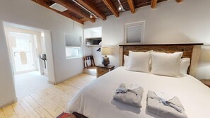 1 dormitorio, tabla de planchar con plancha, cuna de viaje y wifi