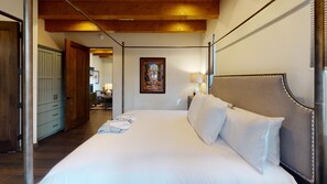 1 habitación, tabla de planchar con plancha, cuna de viaje y wifi 