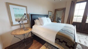 2 Schlafzimmer, Schreibtisch, Bügeleisen/Bügelbrett, Reisekinderbett