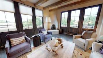 Télévision, cheminée