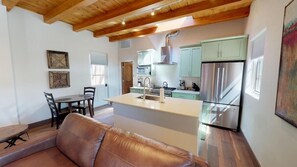 Interior - Delgado B3 | Luxury 1 Bedroom Santa Fe Casita (Santa Fe)