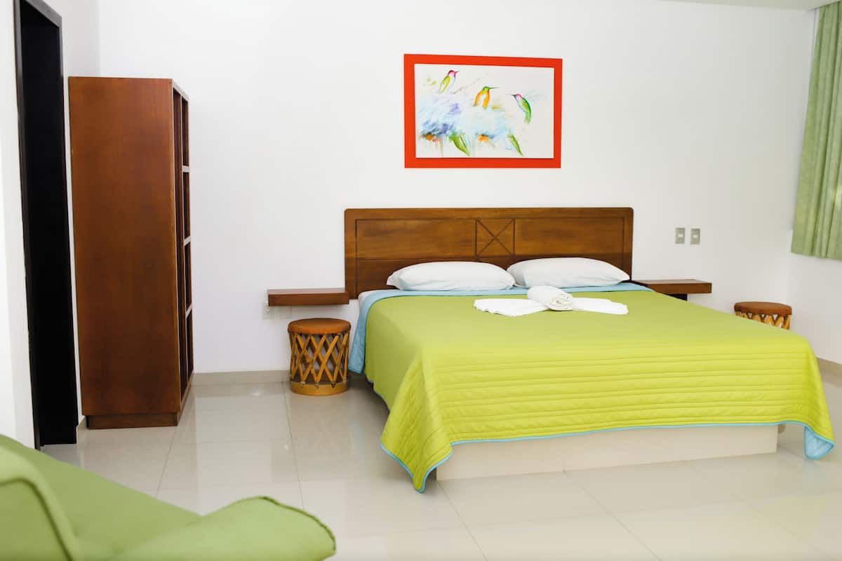 Phòng, 1 giường cỡ king | 1 phòng ngủ, bộ đồ giường cao cấp, chăn bông, két bảo mật tại phòng