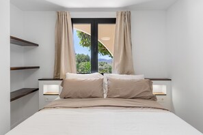 3 bedrooms, free WiFi, bed sheets