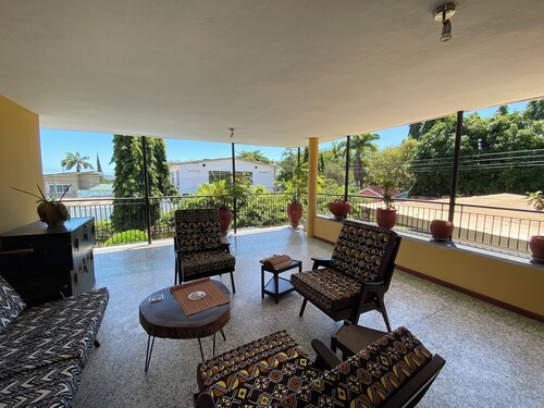 3-bedroom green sanctuary in the heart of Accra with beautiful garden pool