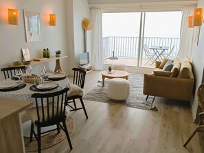 Dining - THE SUNSET - Facing the Sea (Les Sables-d´Olonne)