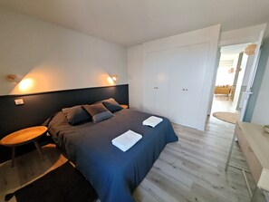 2 chambres, fer et planche à repasser, Wi-Fi gratuit, draps fournis