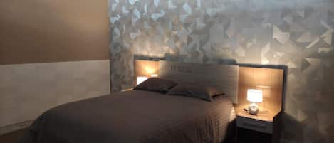 1 bedroom, bed sheets