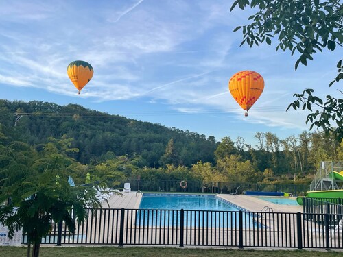 Chalet 'Cottage 6 Personnes' with Shared Pool, Wi-Fi and Air Conditioning