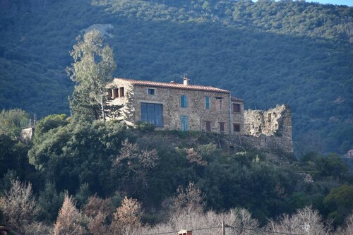Ferienwohnung 'La Petite Colline À Céret' mit Bergblick, privater Terrasse und Wi-Fi