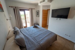 3 bedrooms, WiFi, bed sheets