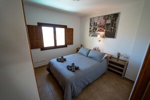 3 bedrooms, WiFi, bed sheets