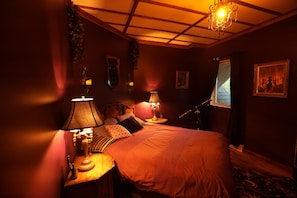 Superior Suite | Free WiFi, bed sheets