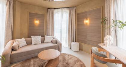 Unique 3 floor tower apartment with AC at Westerpark