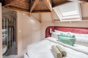 1 chambre, bureau, accès au Wi-Fi (inclus), literie fournie