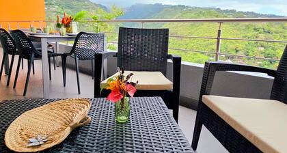 Ateatea apartment, on the heights of the Papeete - 2 bdr - A/C - WiFi -pool