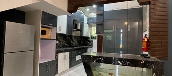 Comfortable Villa with AC and WiFi in pleasant Bahria Town Karachi